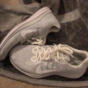 Nike white zoom like new